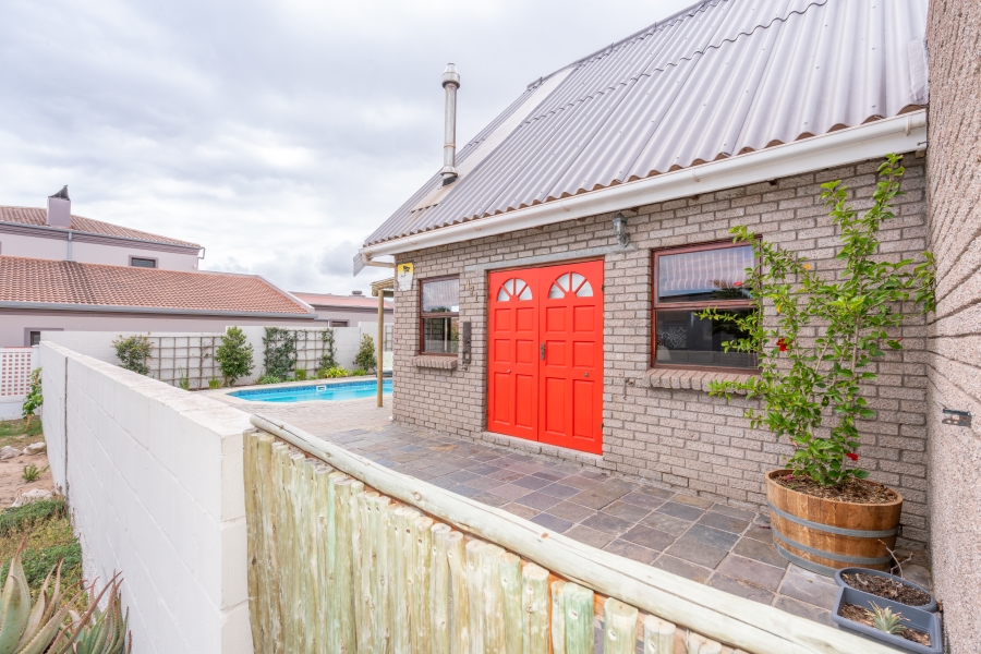 4 Bedroom Property for Sale in Myburgh Park Western Cape